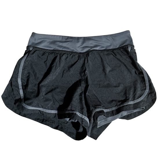 Victoria’s Secret Woman’s VSX Sport Layered Shorts Size XS - Picture 1 of 10